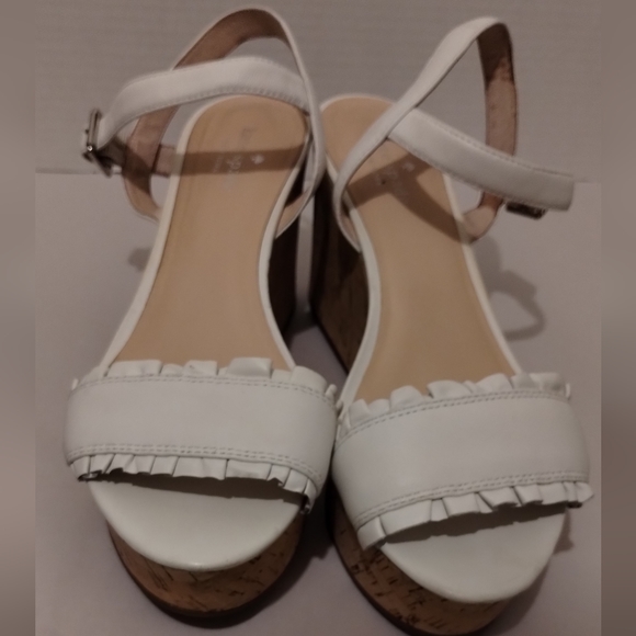 Kate Spade Tomas Sandals - Picture 12 of 16